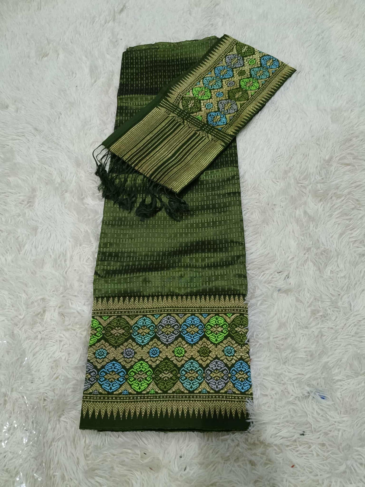 XXS - 26” Green Diamond– Traditional Lao Sinh & Pha Biang Set