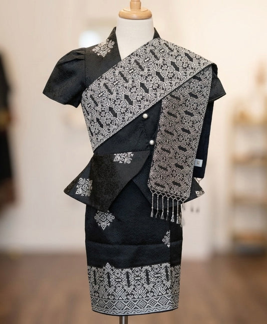 SZ 1 Black/Silver Lao Girls Set (Top, Sinh + Pha Biang)