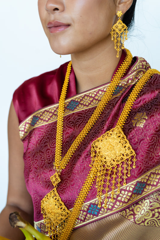 Crimson Ruby – Traditional Lao Sinh & Pha Biang Set