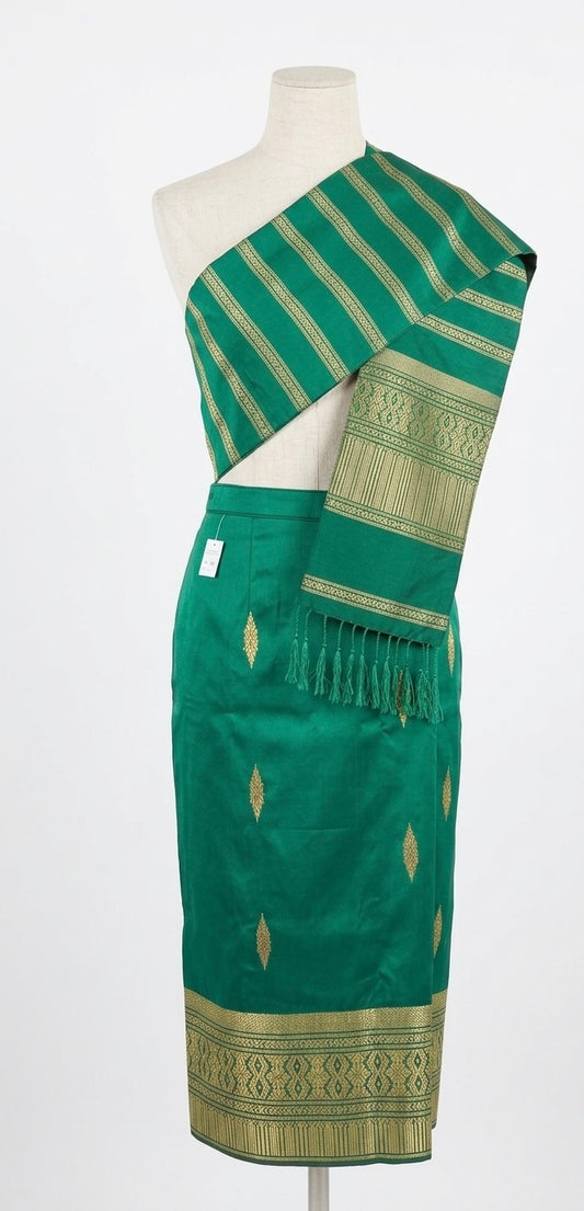 XXL - 38” Emerald Diamond – Traditional Lao Sinh & Pha Biang Set