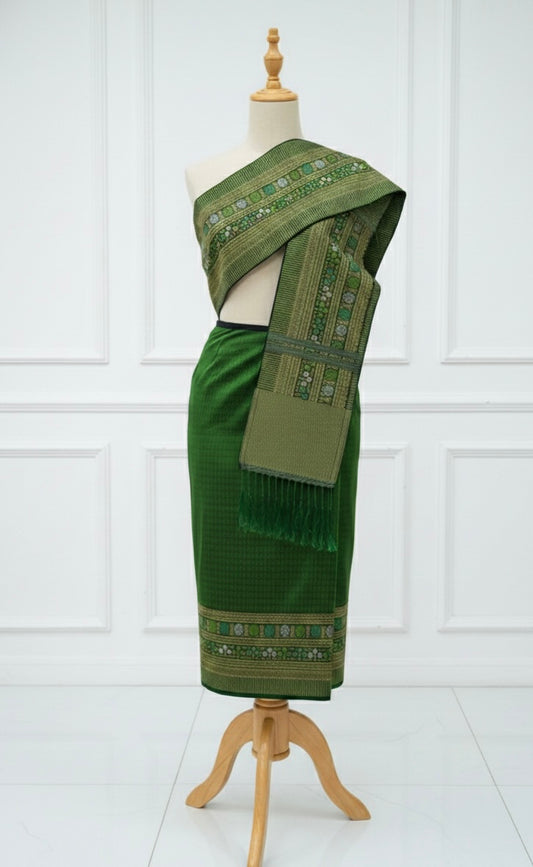 M- 32” Green – Traditional Lao Sinh & Pha Biang Set