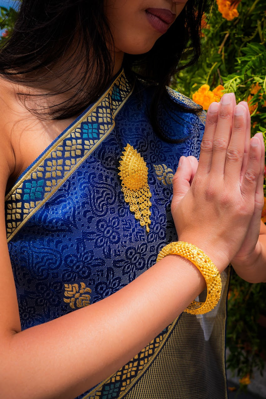 Midnight Sapphire – Traditional Lao Sinh & Pha Biang Set