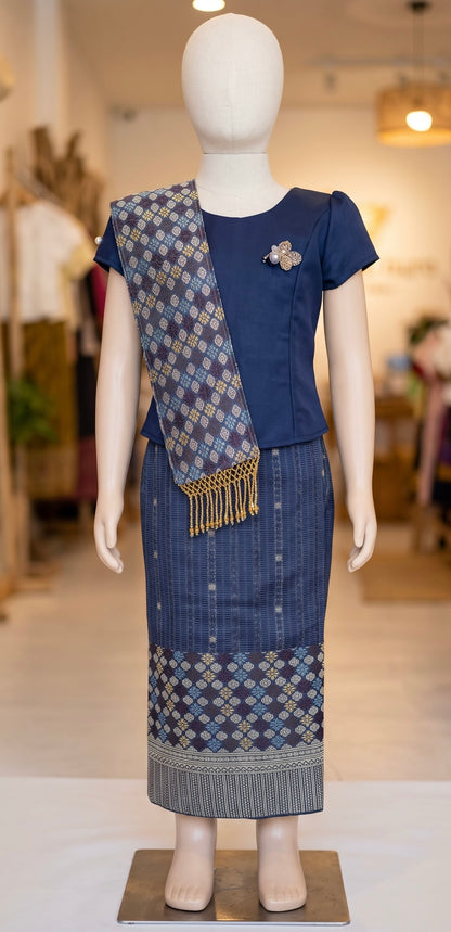 SZ 5 (~girls 8/10) Navy Blue Lao Girls Set (Top, Sinh + Pha Biang)